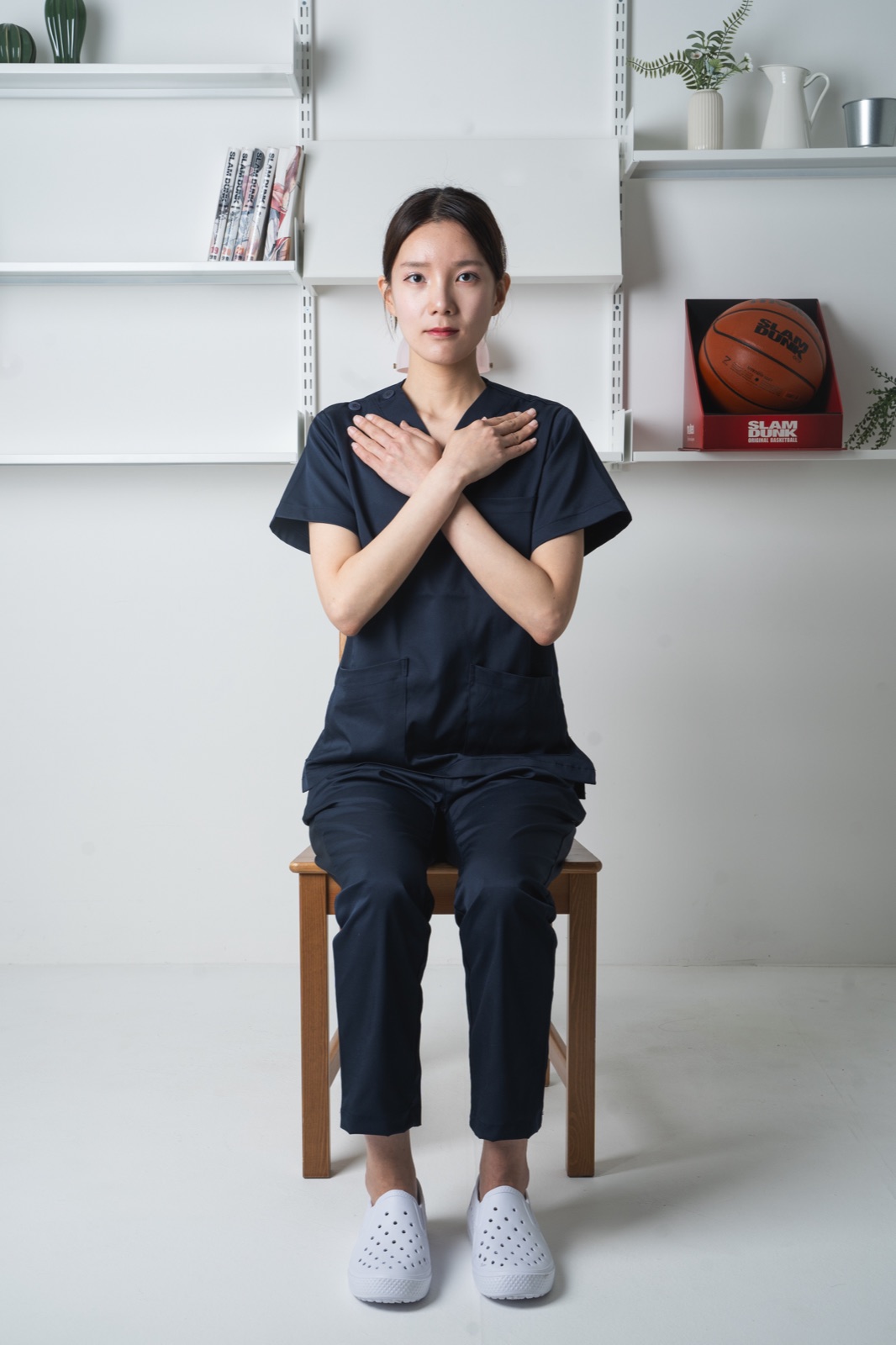 30초 의자 일어서기 수행 장면